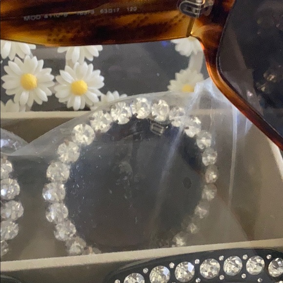 Versace - Picture 3 of 5